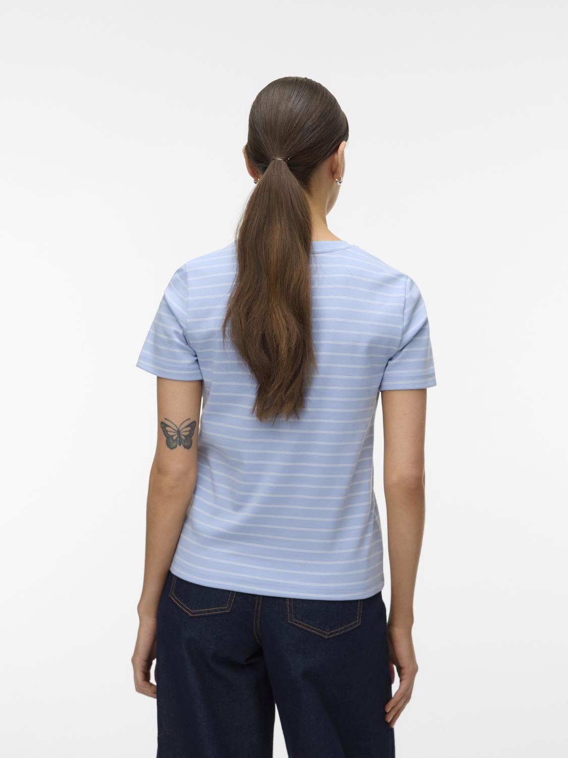 model_shot-back